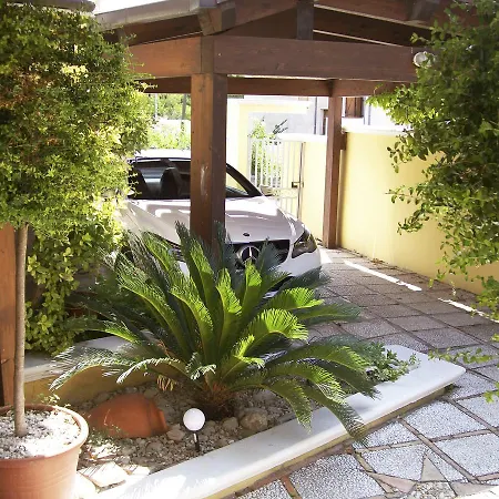 Bed & Breakfast Garden 3*